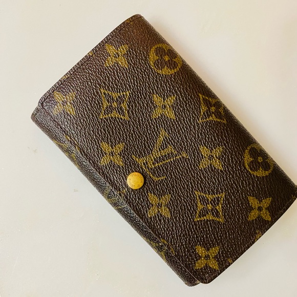 Louis Vuitton Handbags - LV Wallet